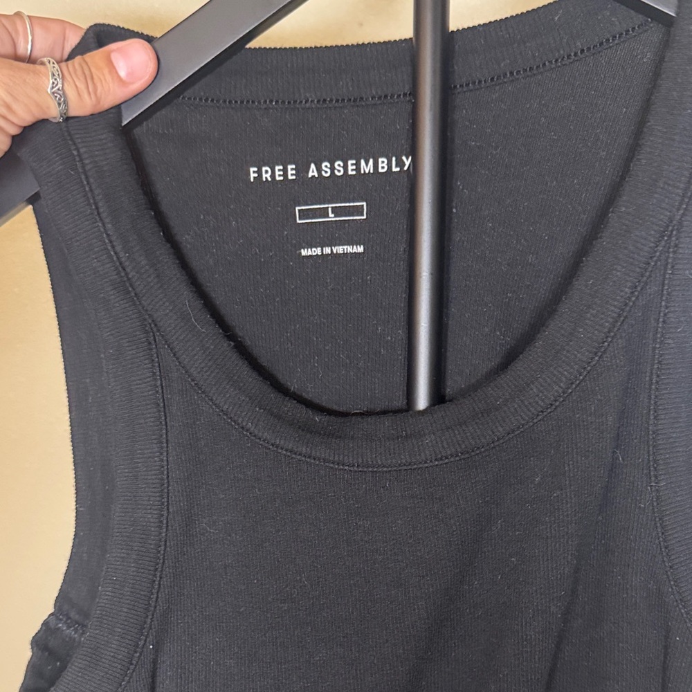 Free Assembly | Everyday Essential Ribbed Tank - Picture 5 of 6